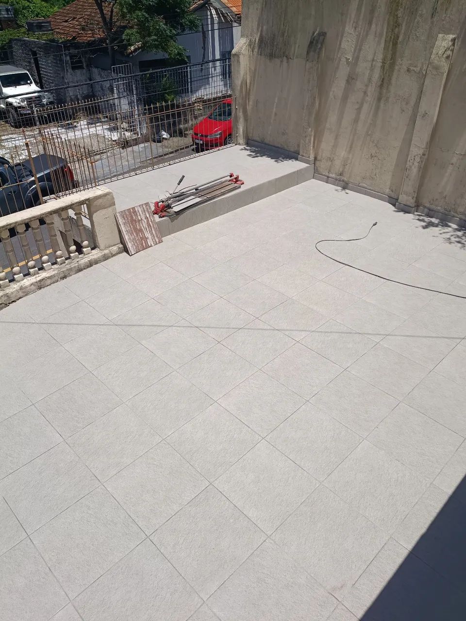 Colocador de piso Disponível 