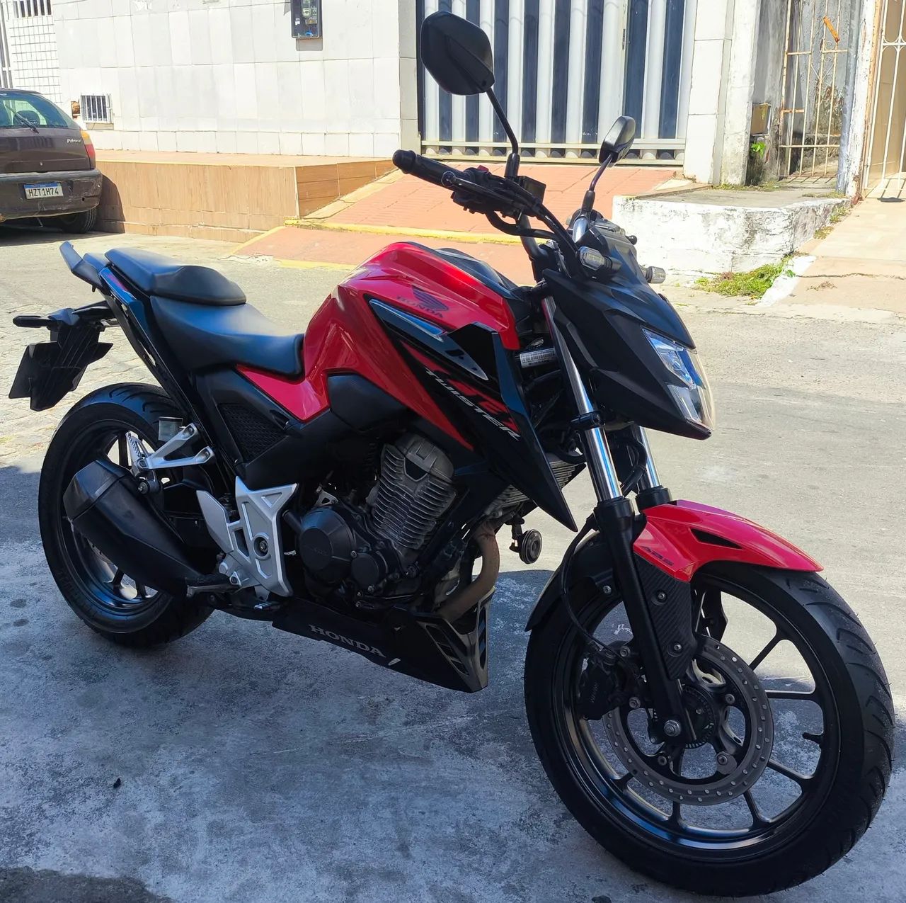 VENDO HONDA CB300F ABS - Foto 4