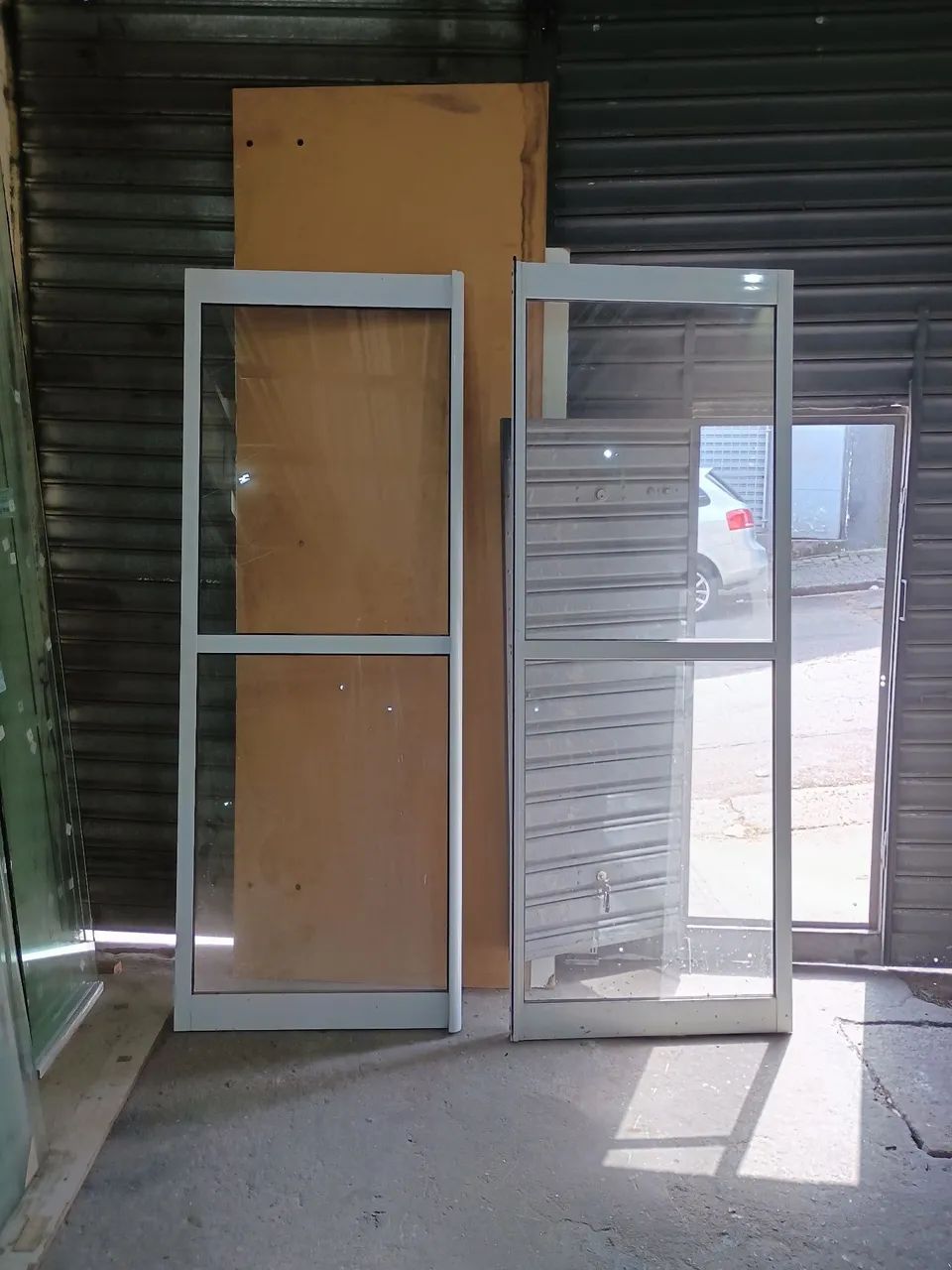 Porta de alumínio com vidro  - Foto 5