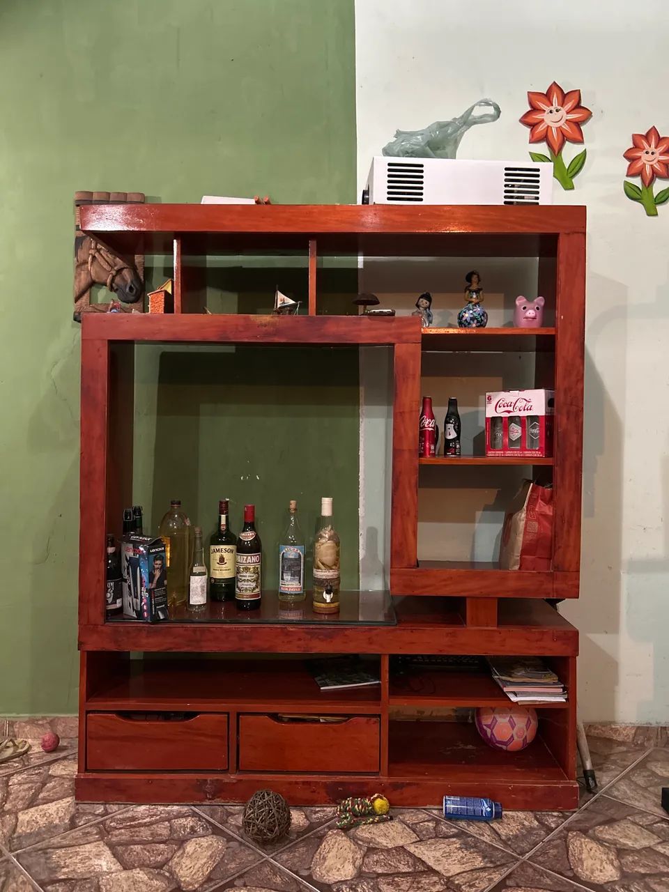 Estante de madeira maciça