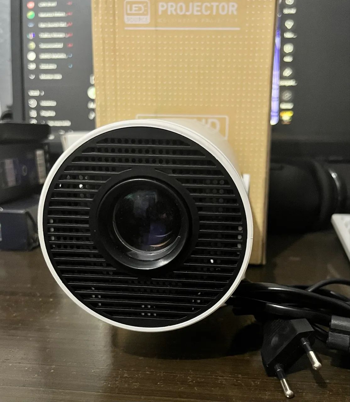 Projetor hy300 novo na caixa  - Foto 2