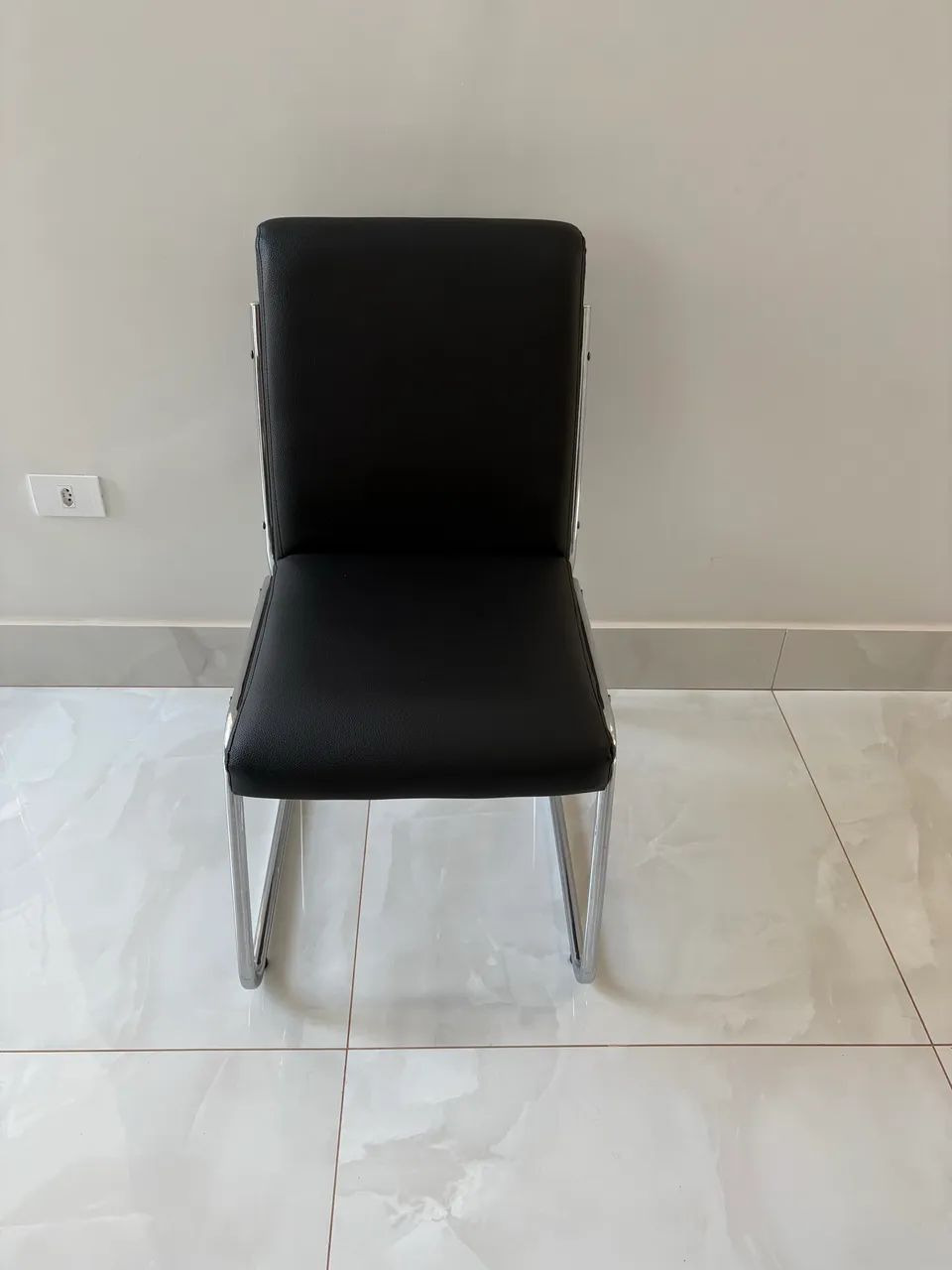 Mesa de jantar tampo vidro com 8 cadeiras  - Foto 2