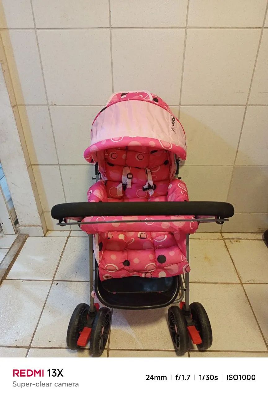 Carrinho de Bebé Confortável em Ótimo Estado - Foto 2