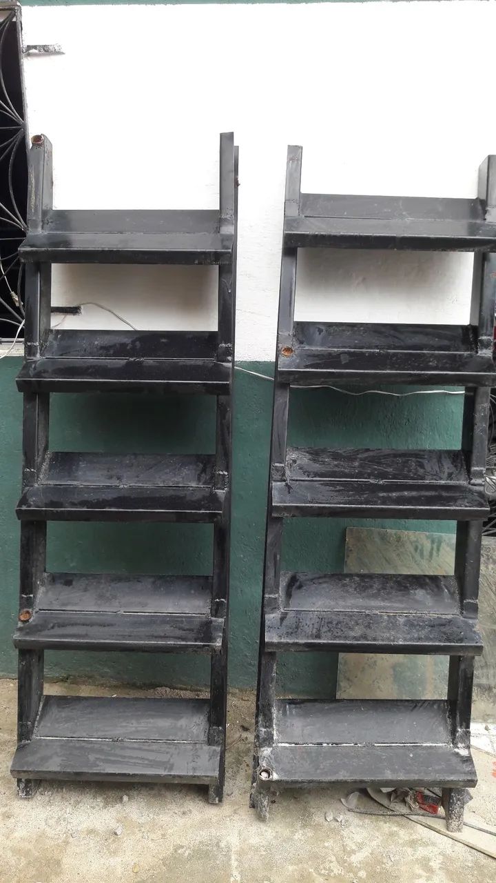 Escada de ferro com corrimão - Foto 5
