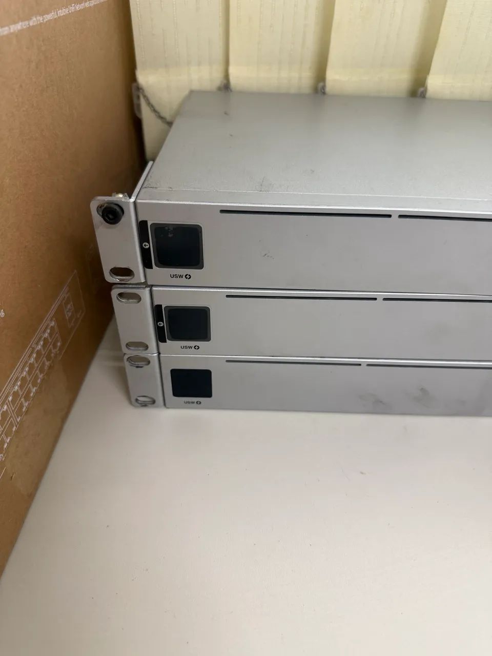 Switch Ubiquiti USW 24 PoE 
