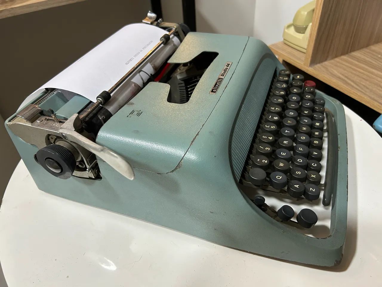 Máquina de escrever olivetti studio 44 funcionando  - Foto 2