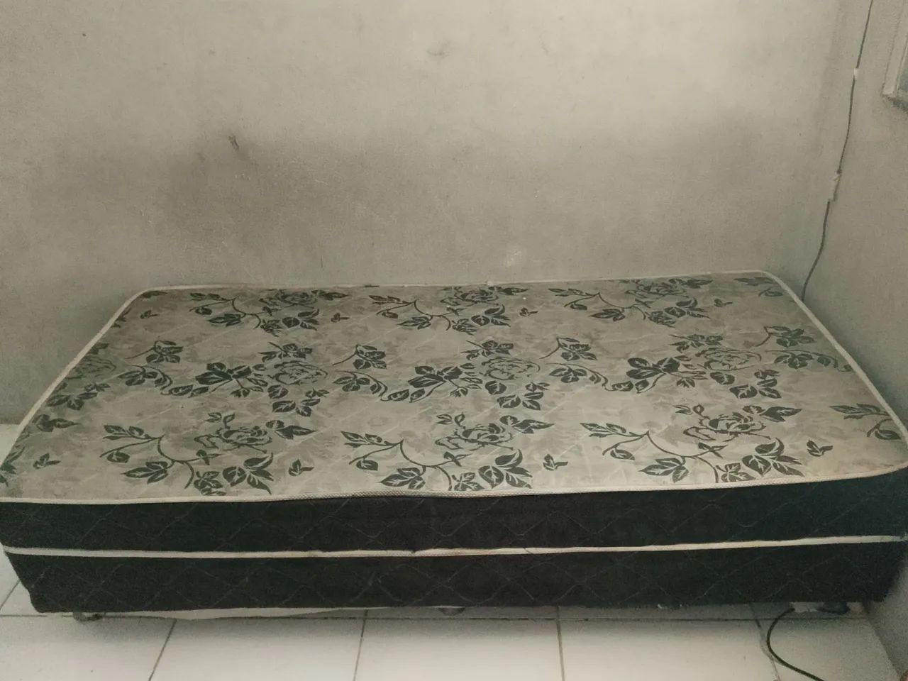 Rack e Cama de solteiro, NÃO FAÇO ENTREGA 