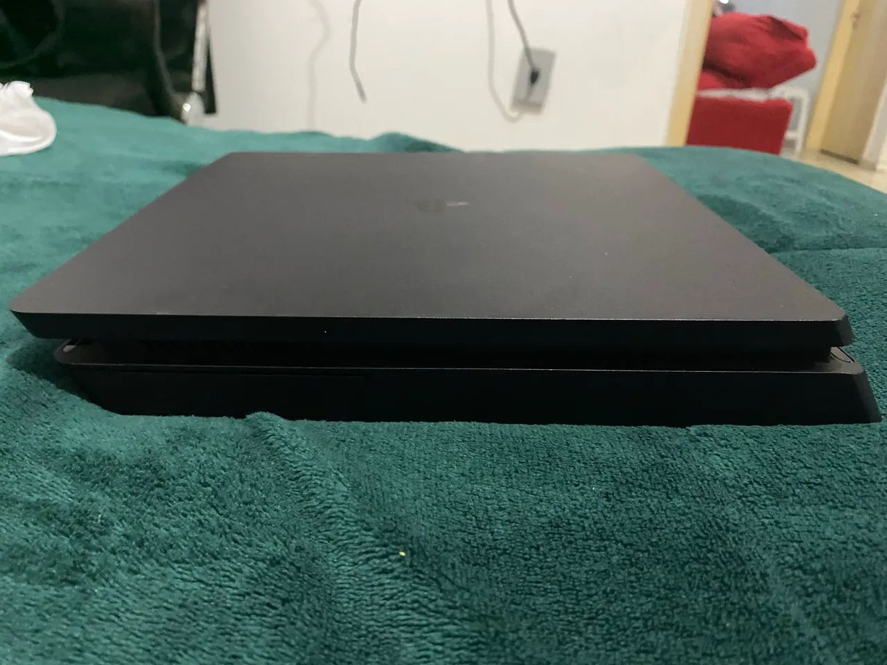 Ps4 slim 1 Tb 