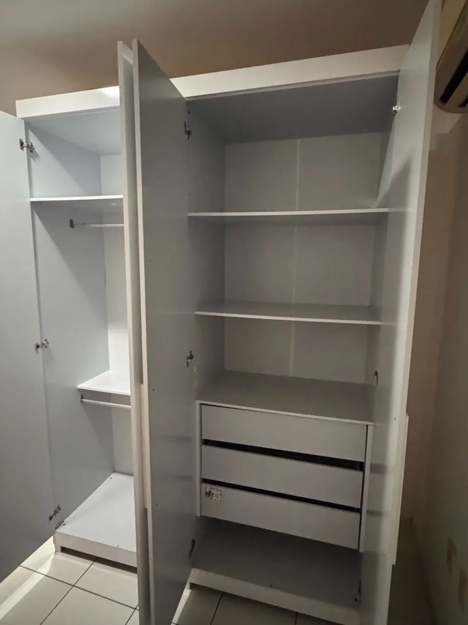 Guarda roupa 4 portas  - Foto 3