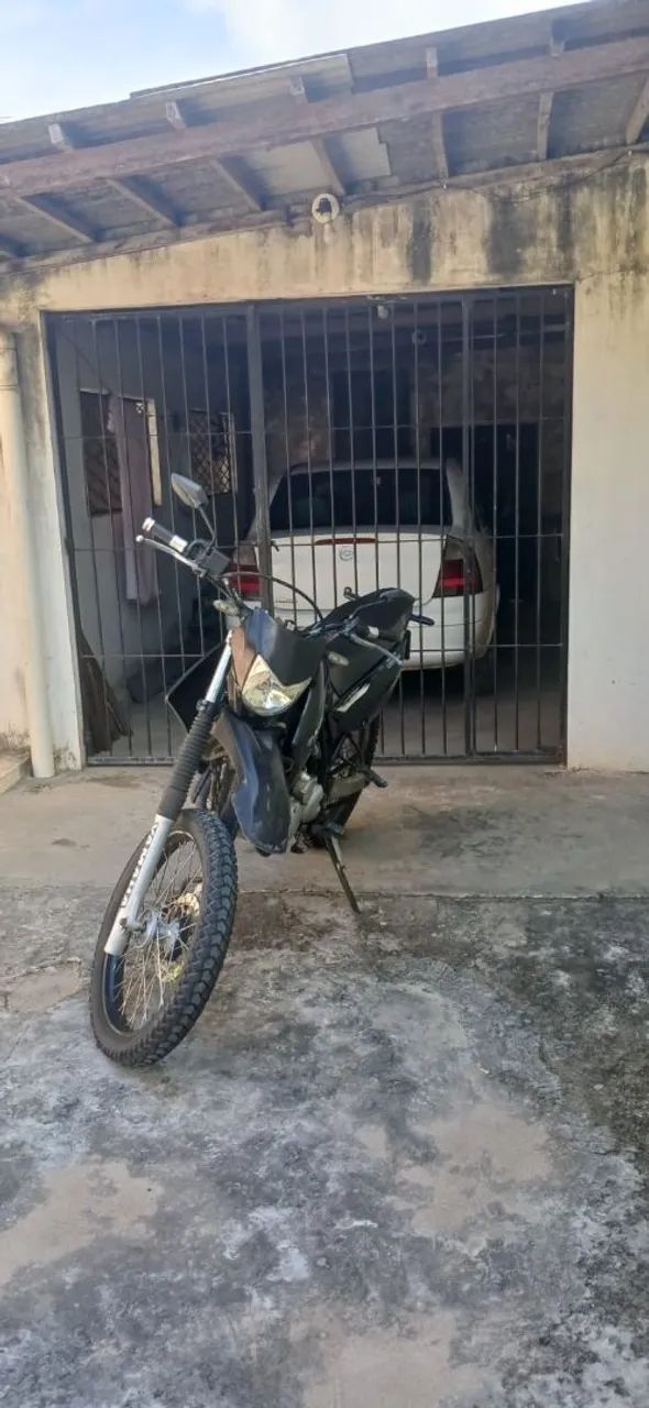 MOTO LANDER REVISADA E  EM DIAS 
