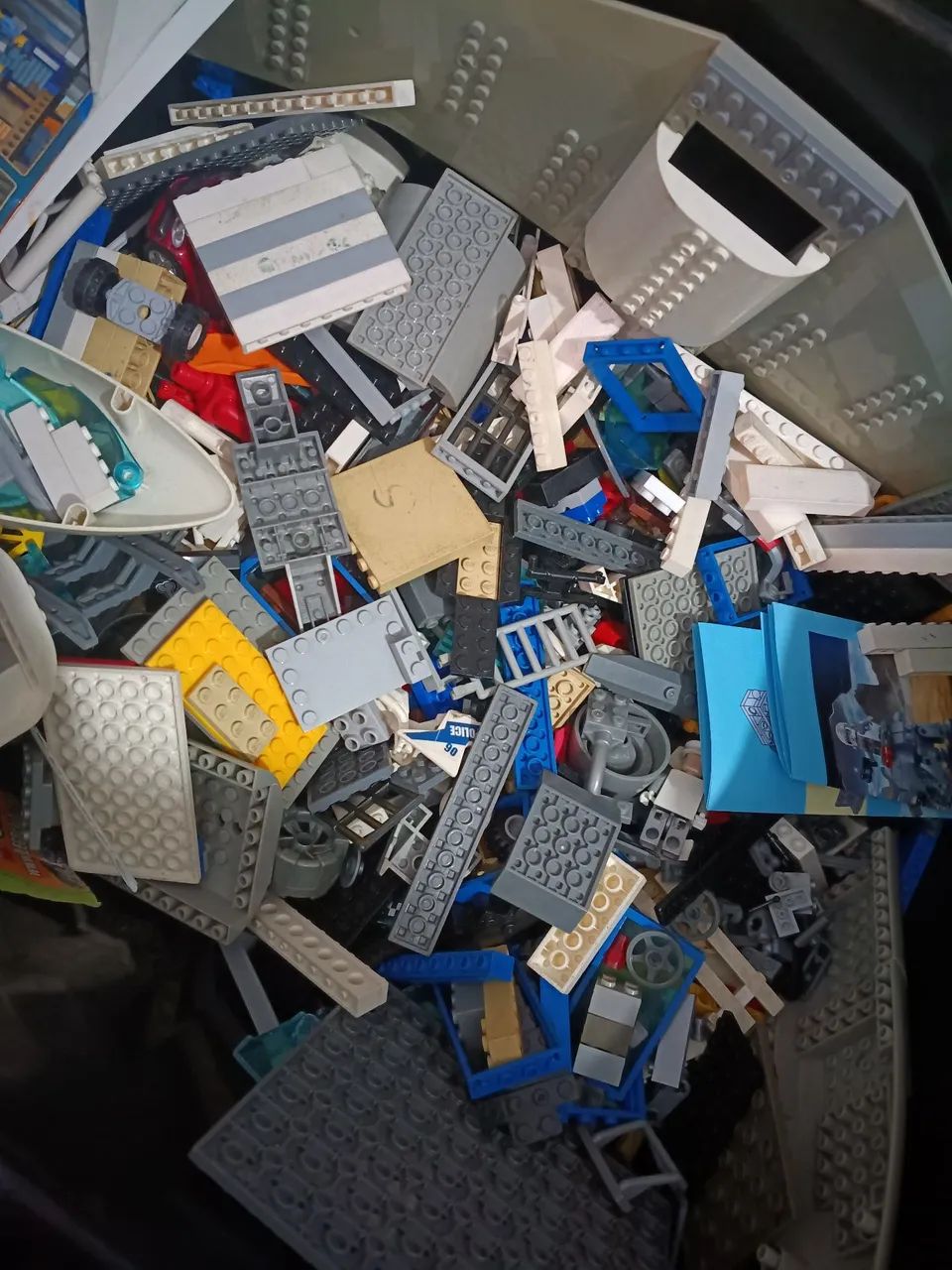 Caixa com lego muitas peças  - Foto 2