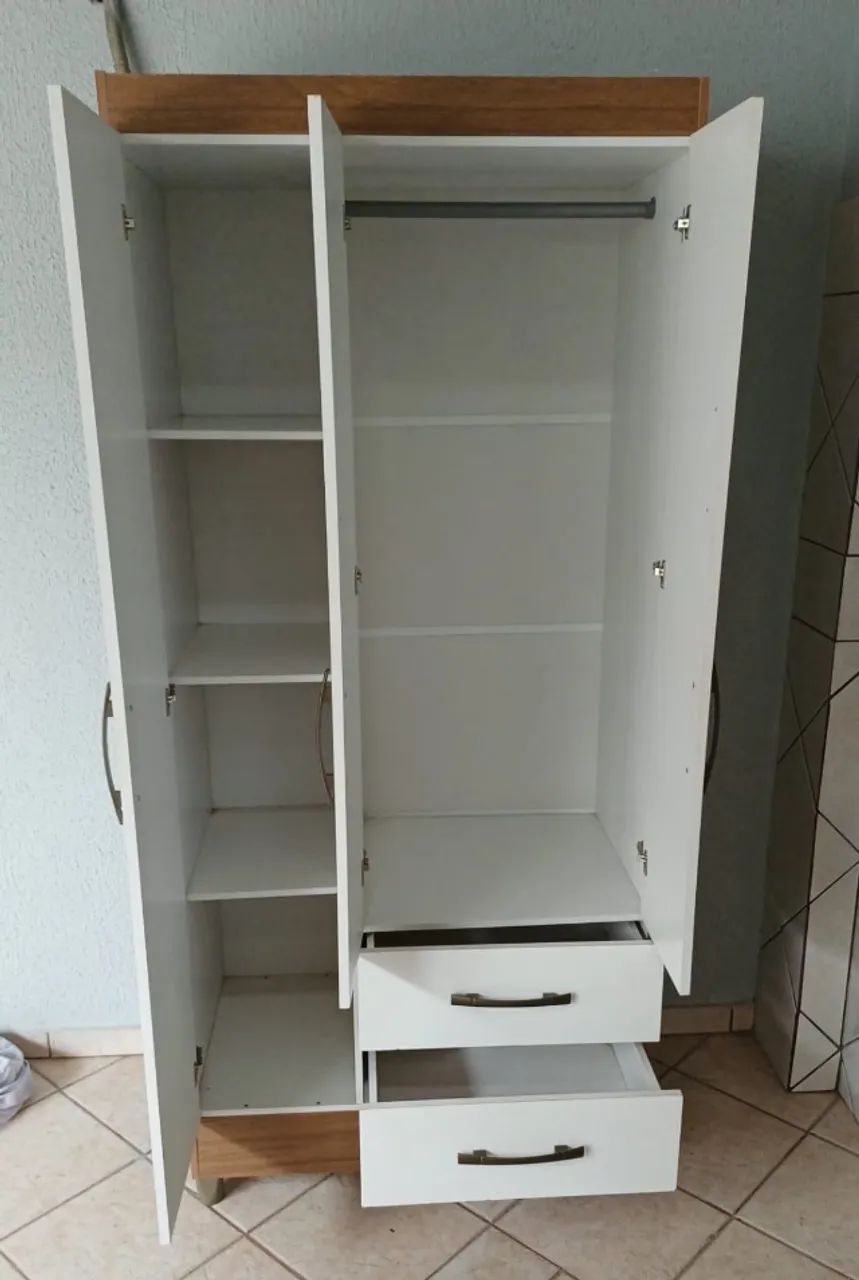 Guarda roupa 3 portas e 2 gavetas  - Foto 5
