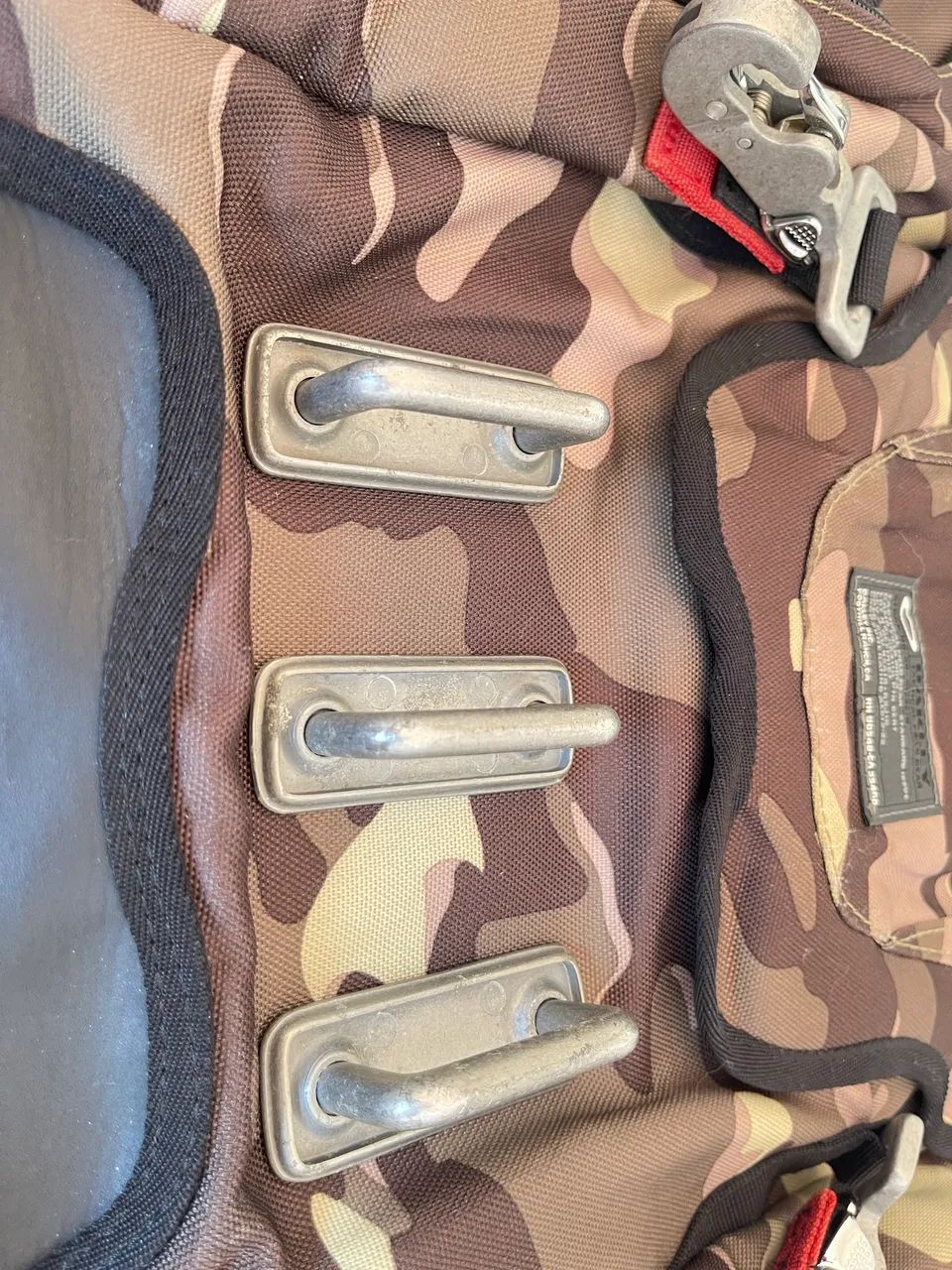 MOCHILA OAKLEY KITCHEN CAMO 9/10 - Foto 2