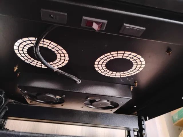 Rack de piso padrão 19 polegadas 16 U com acessórios. - Foto 4