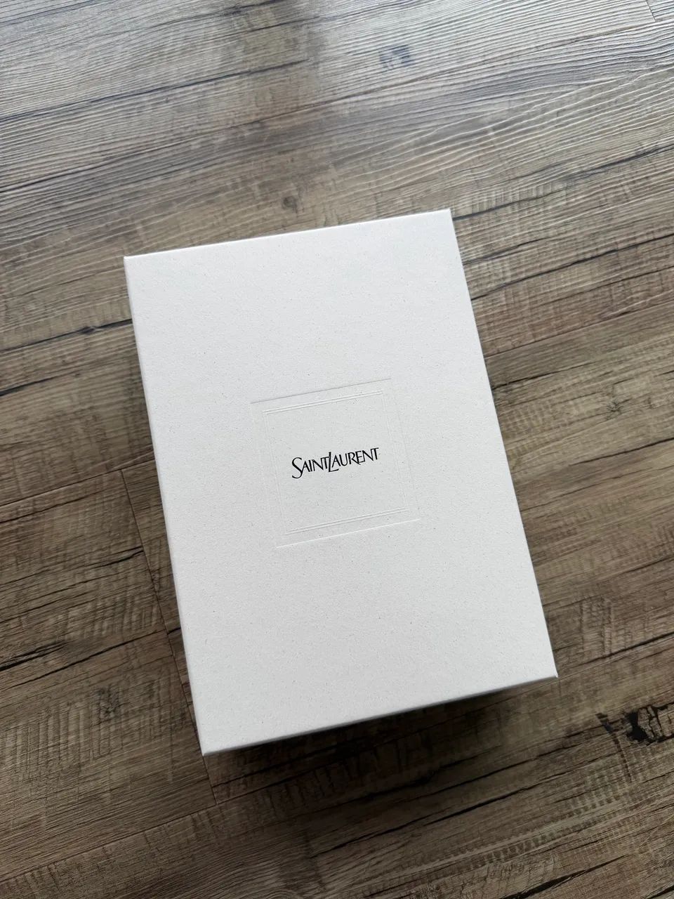 Saint Laurent porta-celular Cassandre em couro liso
