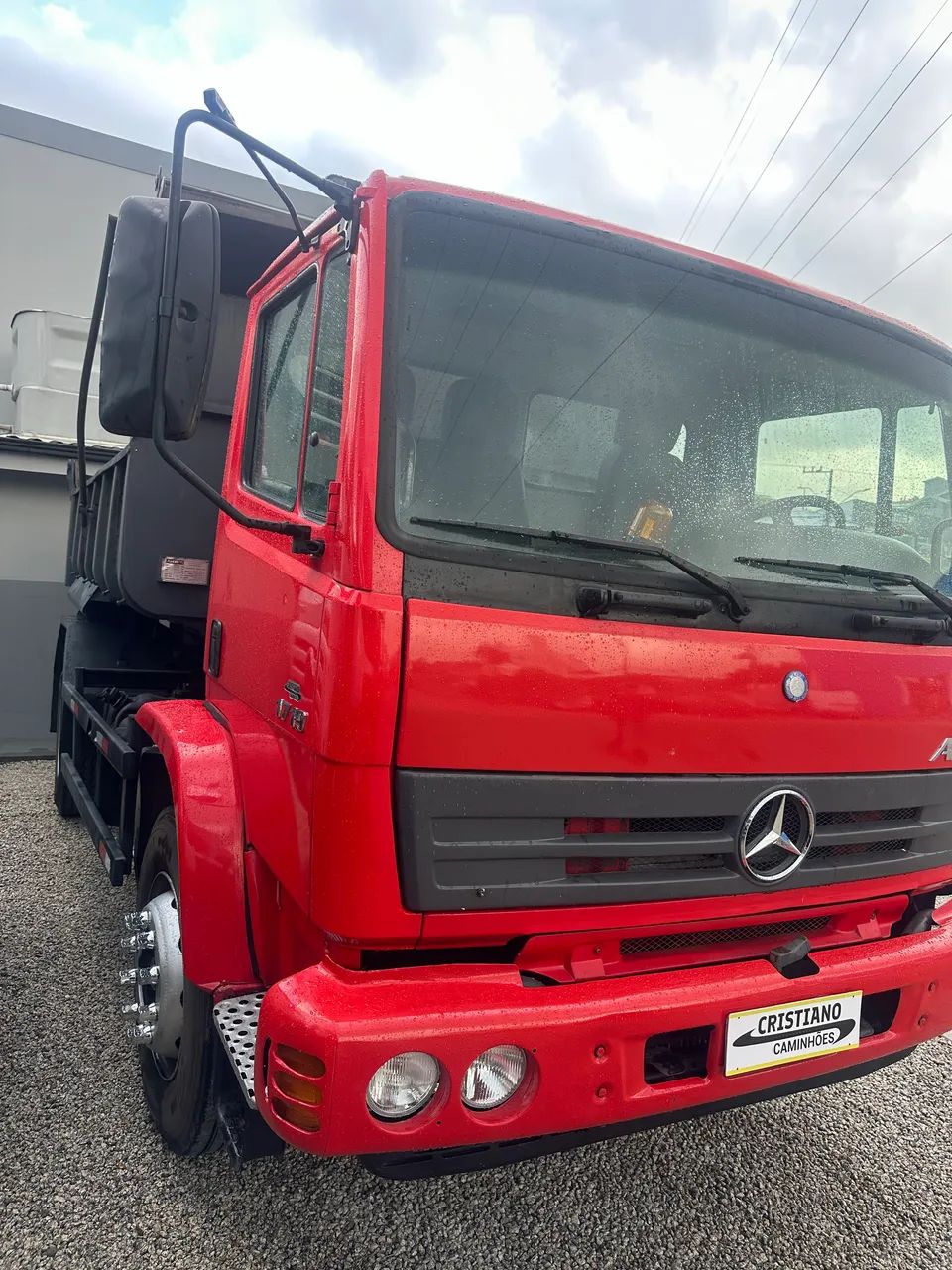 Mb 1719 Atron caçamba basculante 