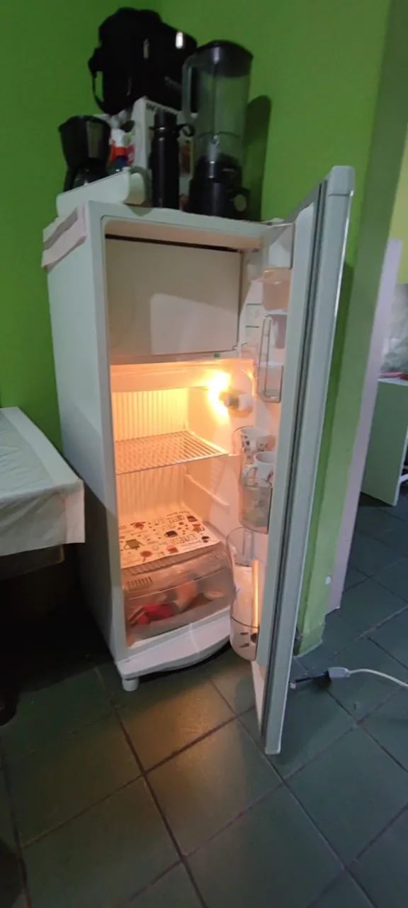 Refrigerador + Mesa de Jantar - Foto 3