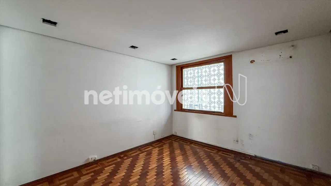 Casa Comercial com arquitetura diferenciada e excelente localização. - Foto 4