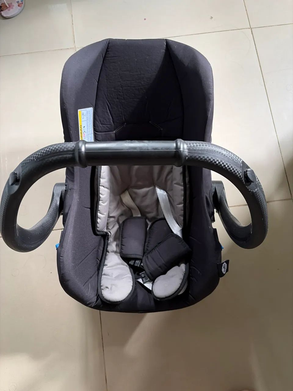 Bebê conforto tutti baby com capa