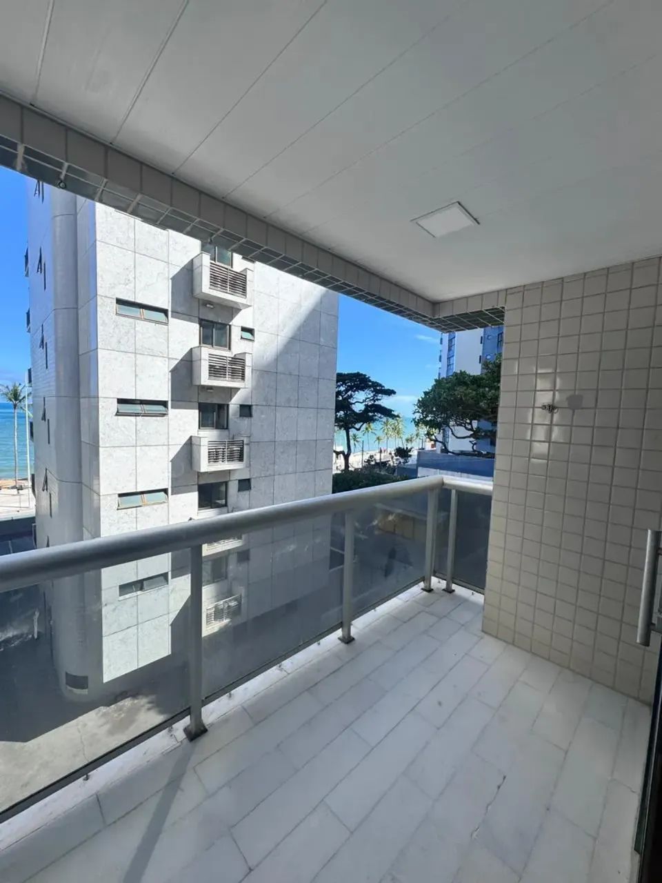4 QUARTOS, AMPLO APARTAMENTO -  NASCENTE COM VISTA MAR - Foto 5