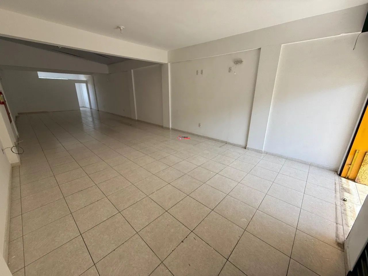 Loja para venda no bairro Santa Mônica
