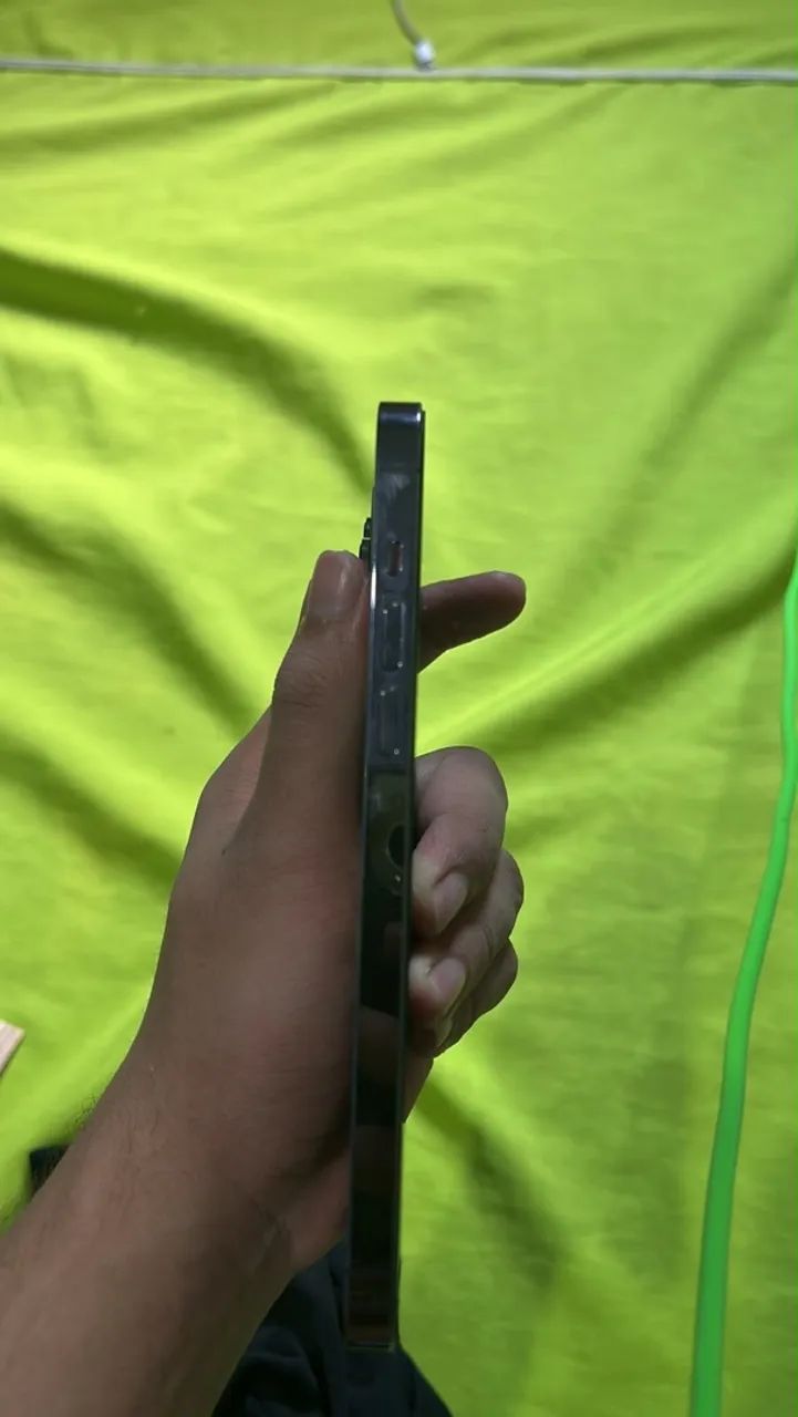 vende-se iphone 15 pro max - Foto 3