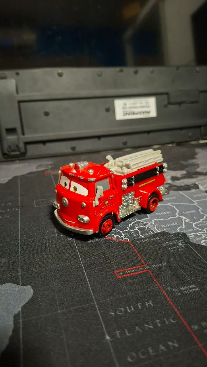 Disney Pixar Cars - Ruivo bombeiro - Foto 3