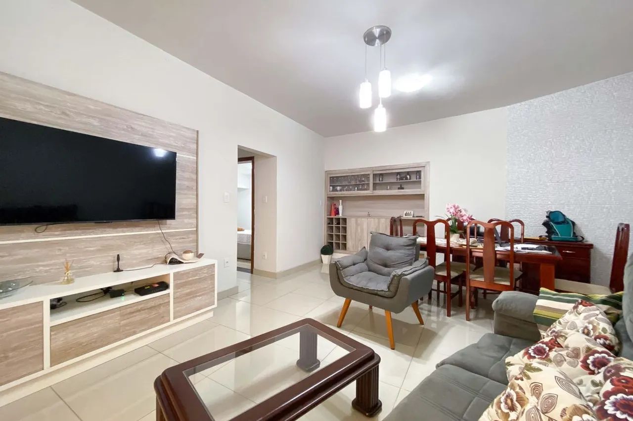 Casa à Venda - California, 6 Quartos, 408 m2