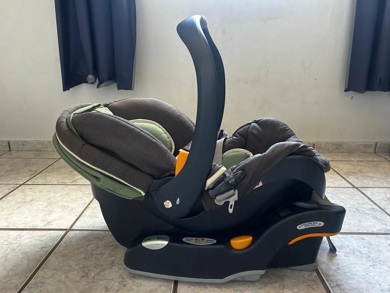 Bebê conforto com base 