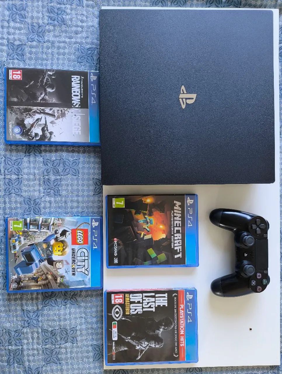 PS4 Pro 1Tb + 4 Jogos - Consoles de Vídeo Game - Coqueiral de