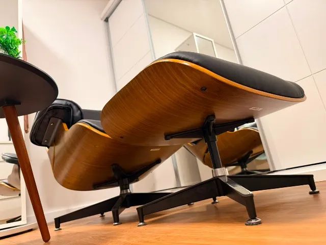 Poltrona Lounge estilo Charles Eames com Puff   - Foto 3
