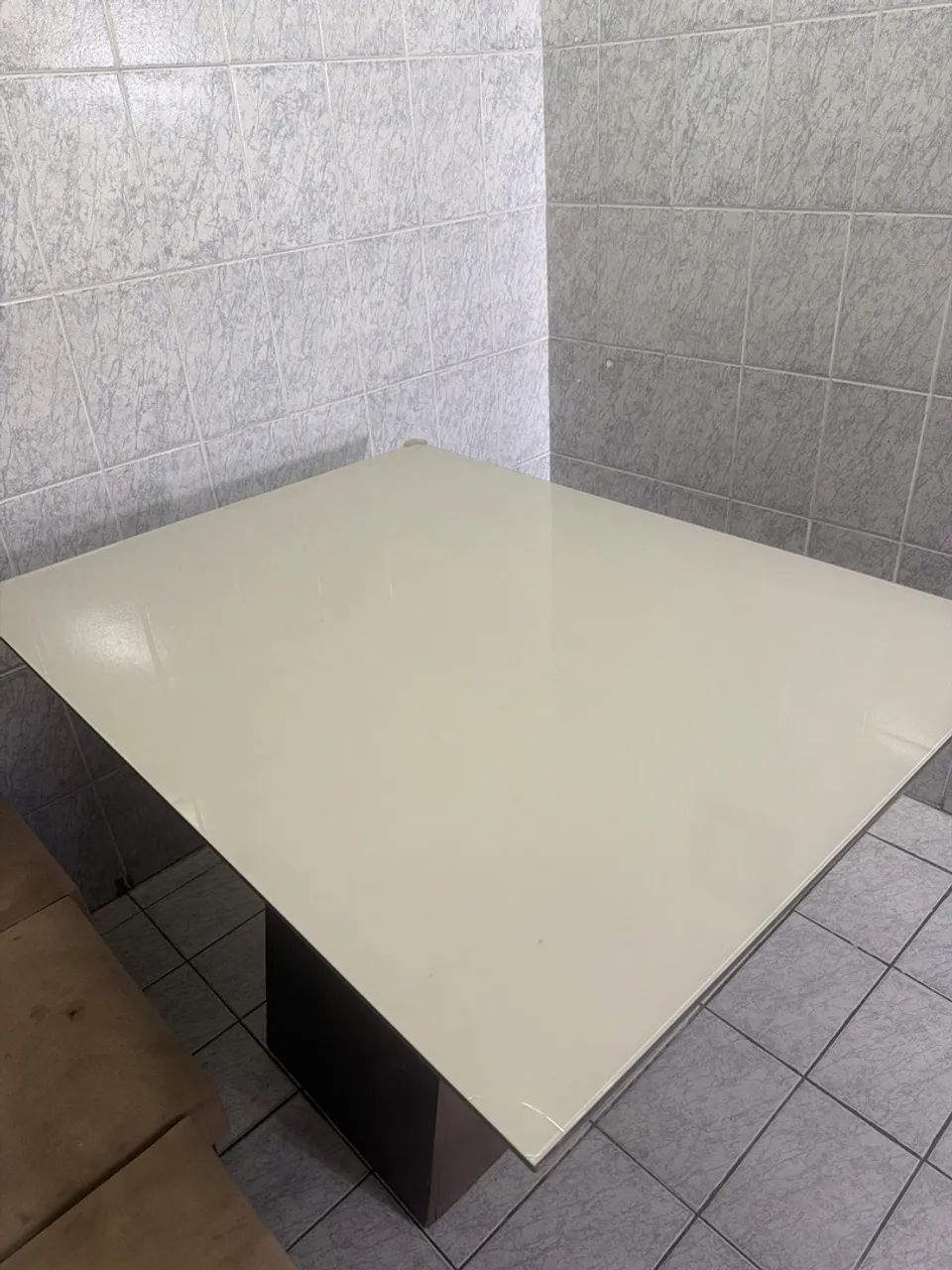 Mesa 4 cadeiras / tampo de vidro / seminova  - Foto 3