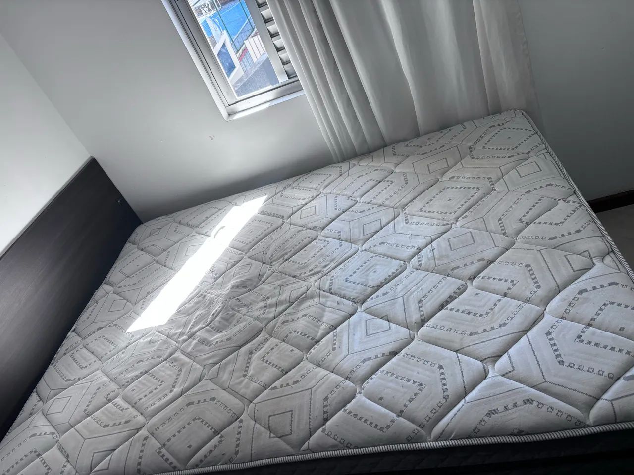 Cama Box e colchão 1,38