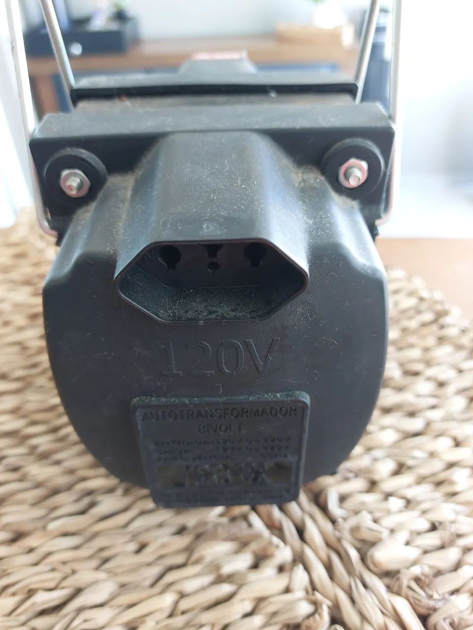 Autotransformador bivolt 1500VA - Foto 4