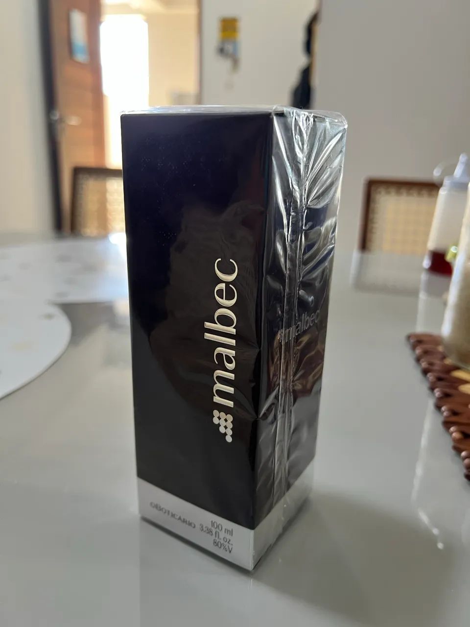 Vendo perfume lacrado - Foto 2