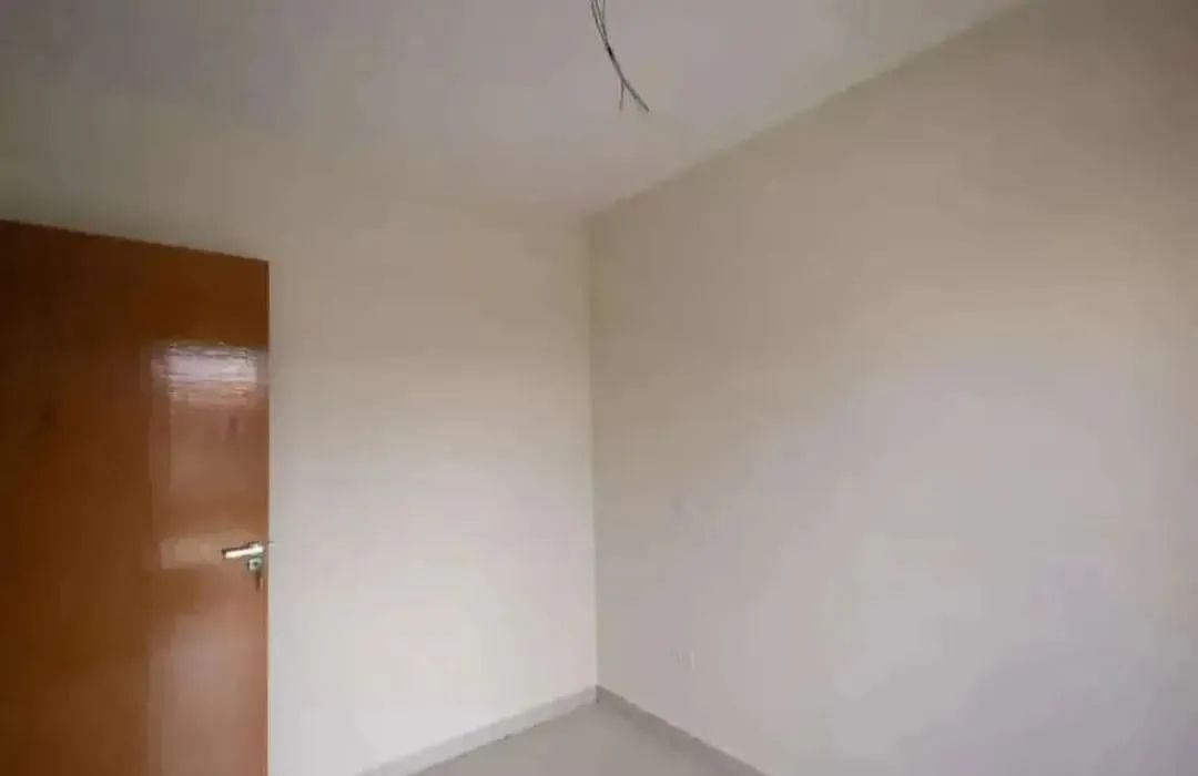 Vendo casa localizada bairro Guarani 