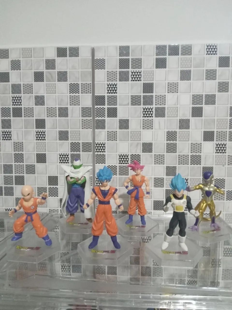 bonecos dragon ball z com base (6 pcs)