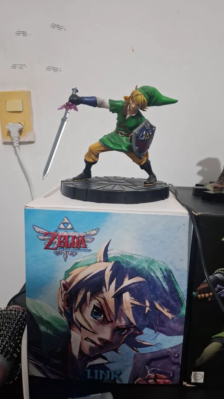 Link the legend of zelda skyward sword darkhorse