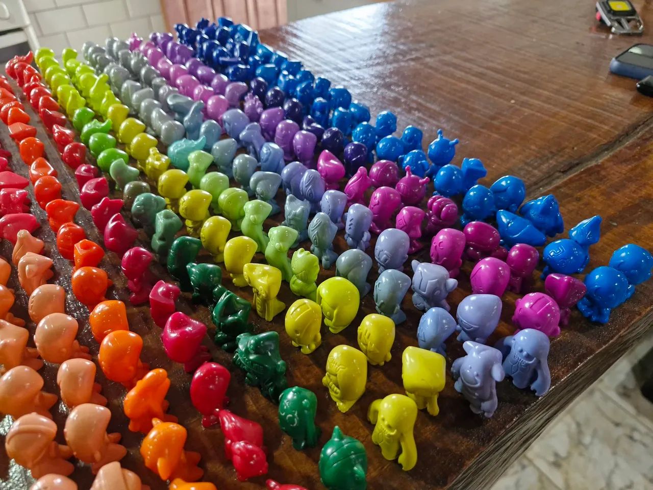 Lote com 390 Gogo's Crazy bones - Foto 5