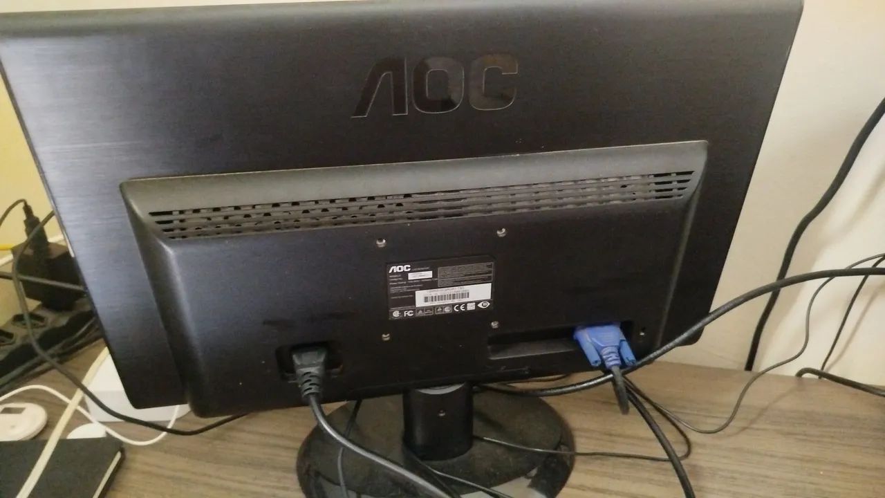 Monitor AOC e950SW 18,5" funcionando perfeitamente!Mon - Foto 4