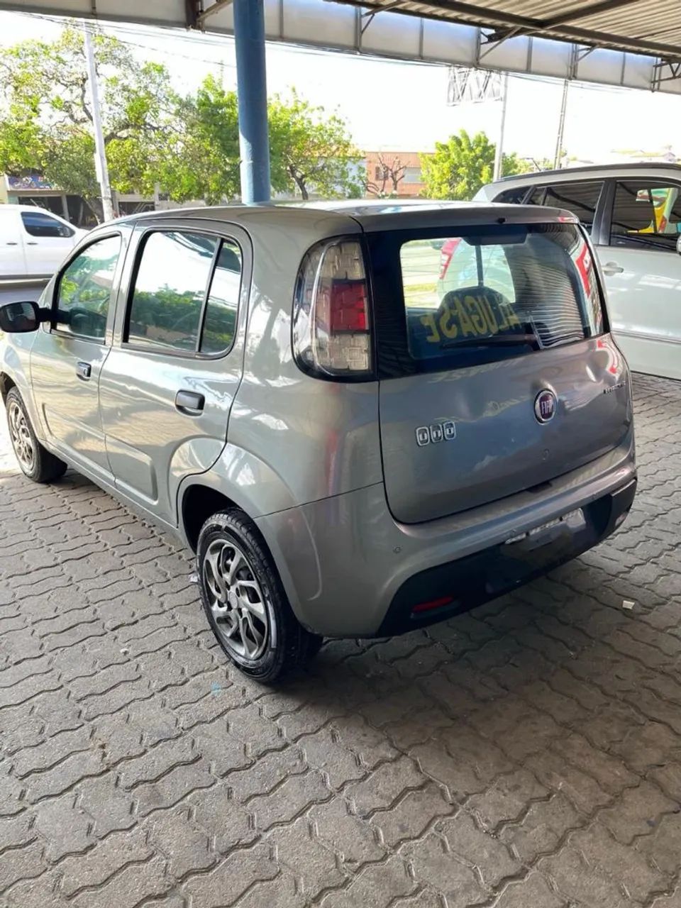 Fiat Uno Attractive 1.0 EVO Fire Flex 8V 5P 2016 - Foto 4
