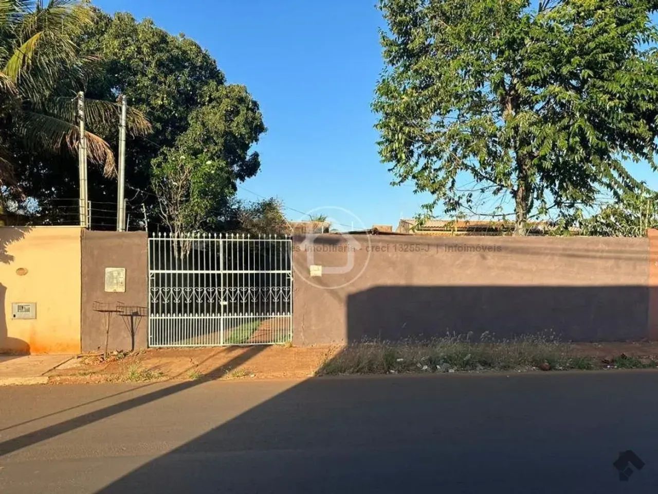 TERRENO AMPLO COM CASA