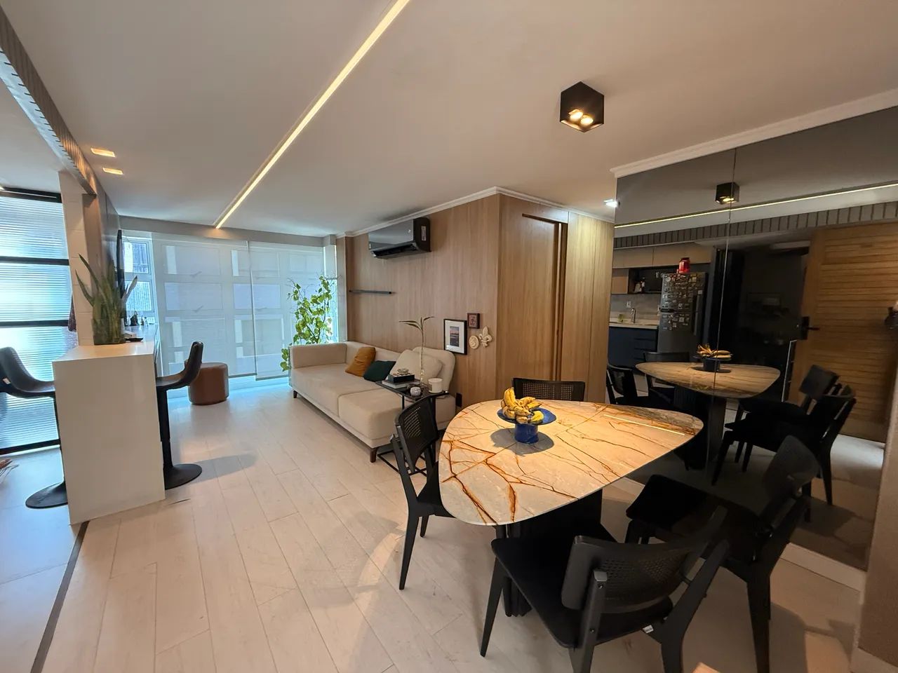 COBERTURA DUPLEX EM TAMBAÚ A 1 rua da praia