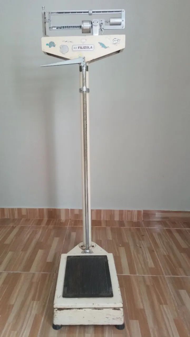 2 BALANÇAS - PRECISAM DE MANUTENÇÃO 