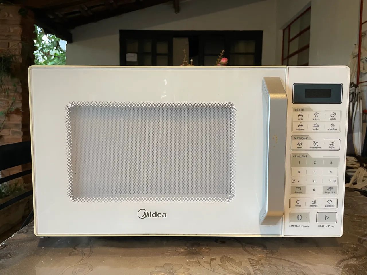 Microondas Midea 27 litros 220V - Foto 4