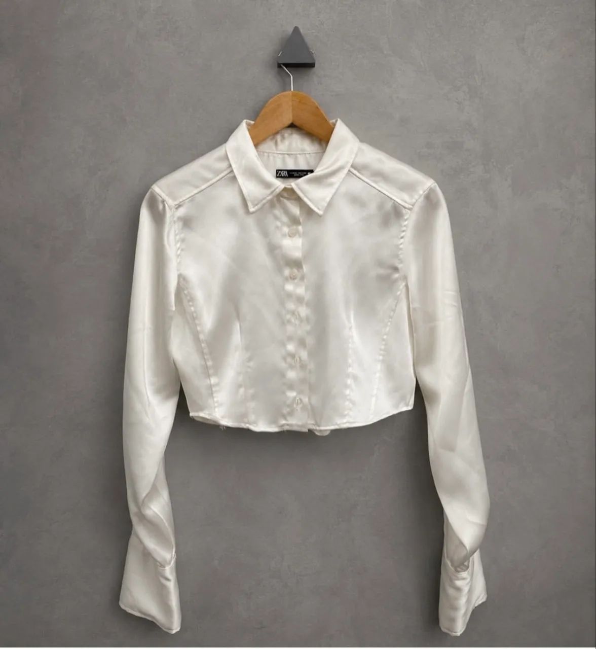 Camisa Croped acetinada ZARA