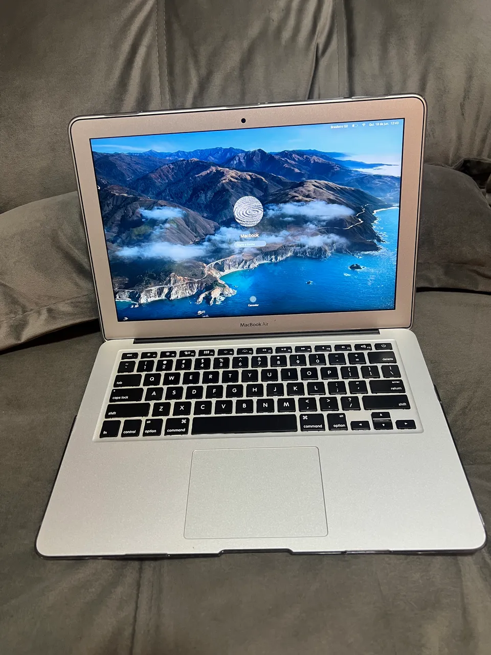 MacBook Air 13 2015 8GB 256GB Perfeito bateria Ótima e sem
