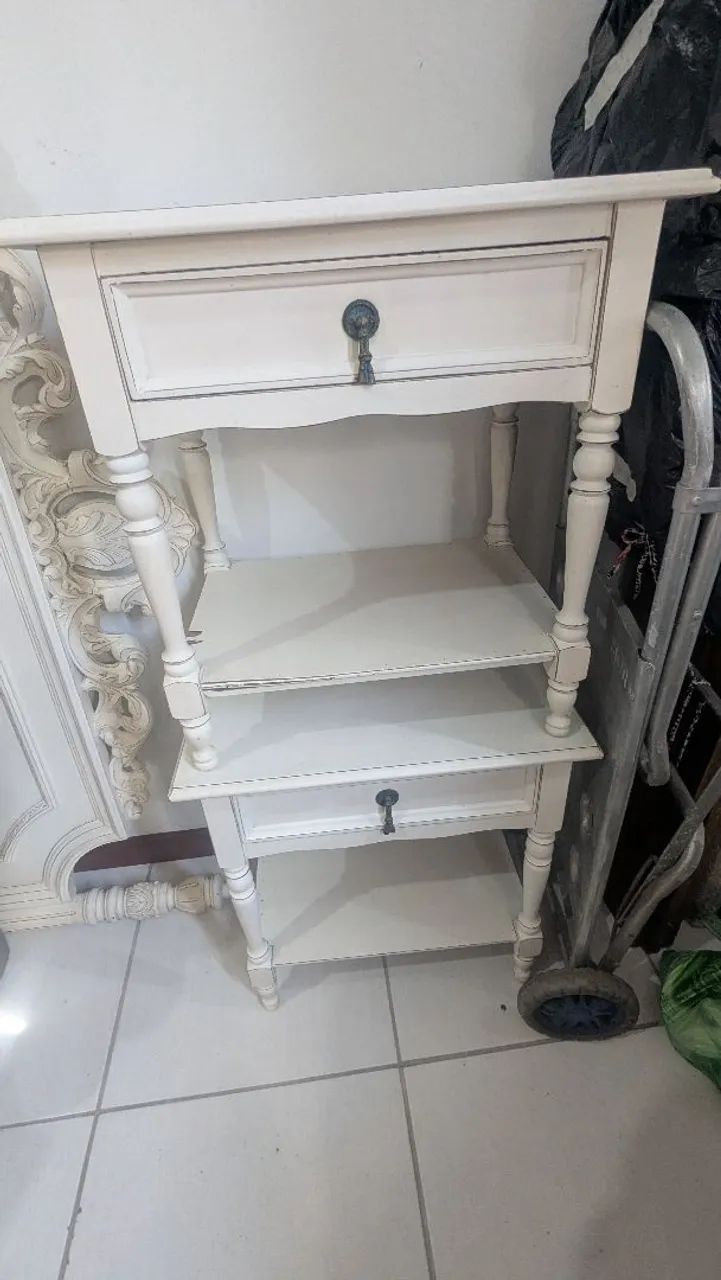 Conjunto de quarto antigo 