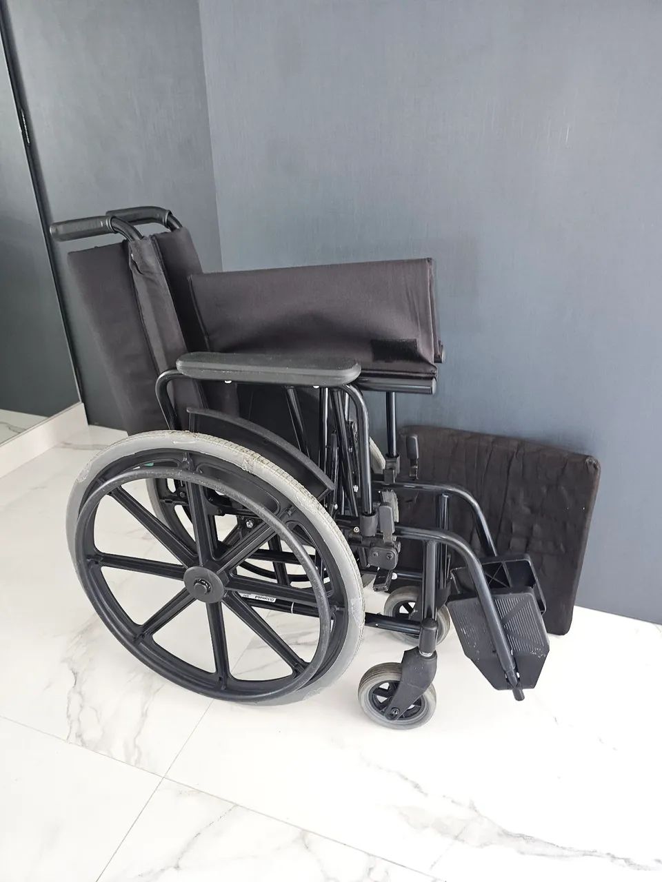 Cadeira de rodas  - Foto 2