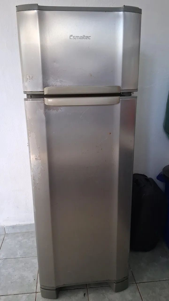 Geladeira Esmaltec